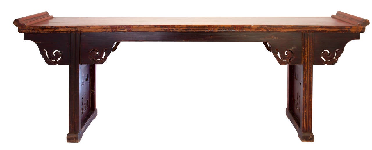 Chinoiserie Mid-19th Century Carved Chinese Altar Table For Sale