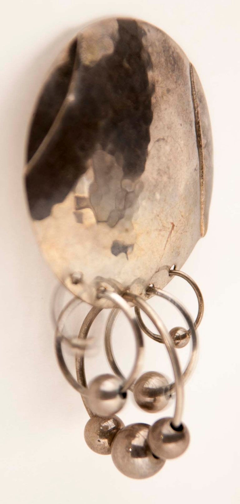 Vintage Indien Handmade Hammered Silver Ohrringe (Indisch) im Angebot