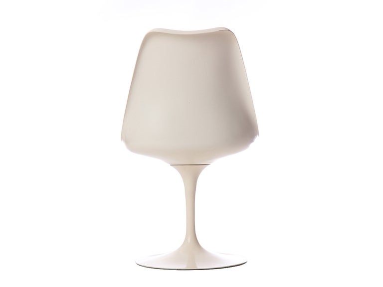 Mid-20th Century Tulip Chair by Eero Saarinen For Sale