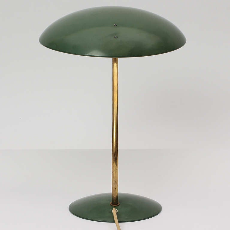 Allemand Lampe de bureau en acier et laiton par Christian Dell