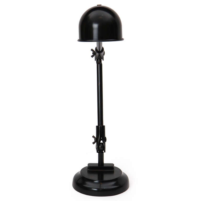 Américain Lampe de table à réglage industriel en vente