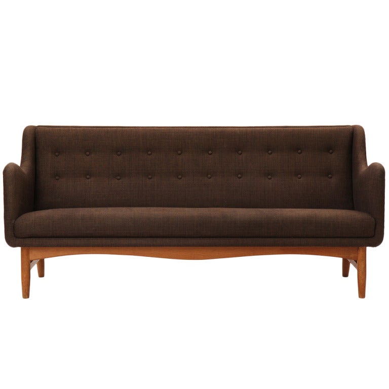 Skulpturales Sofa von Finn Juhl 1