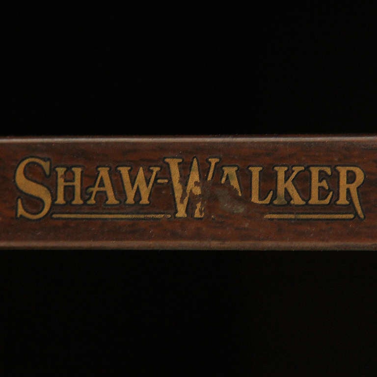 Shaw-Walker End Table In Good Condition For Sale In Sagaponack, NY