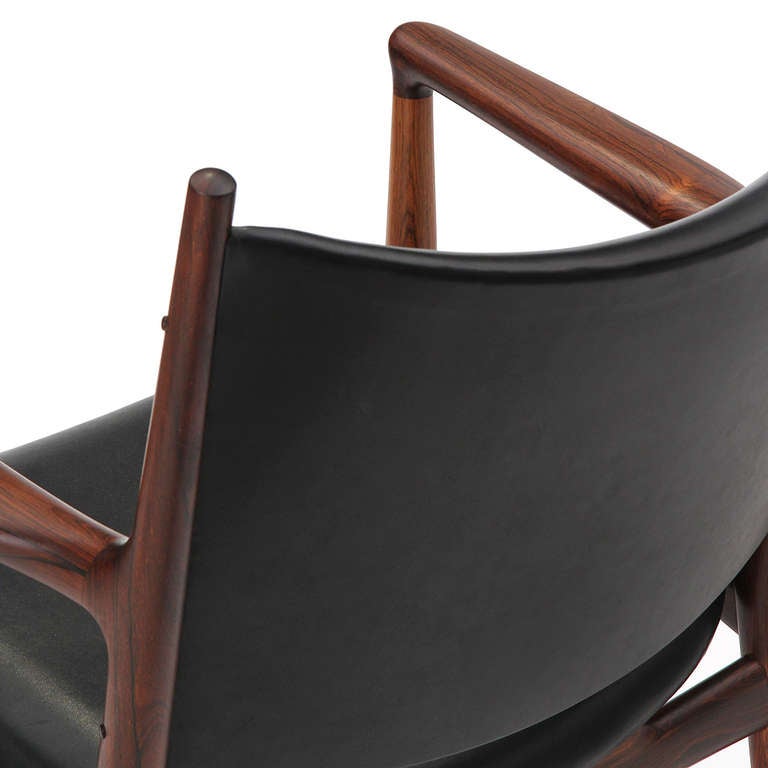 Rosewood Lounge Chair by Hans J. Wegner 3