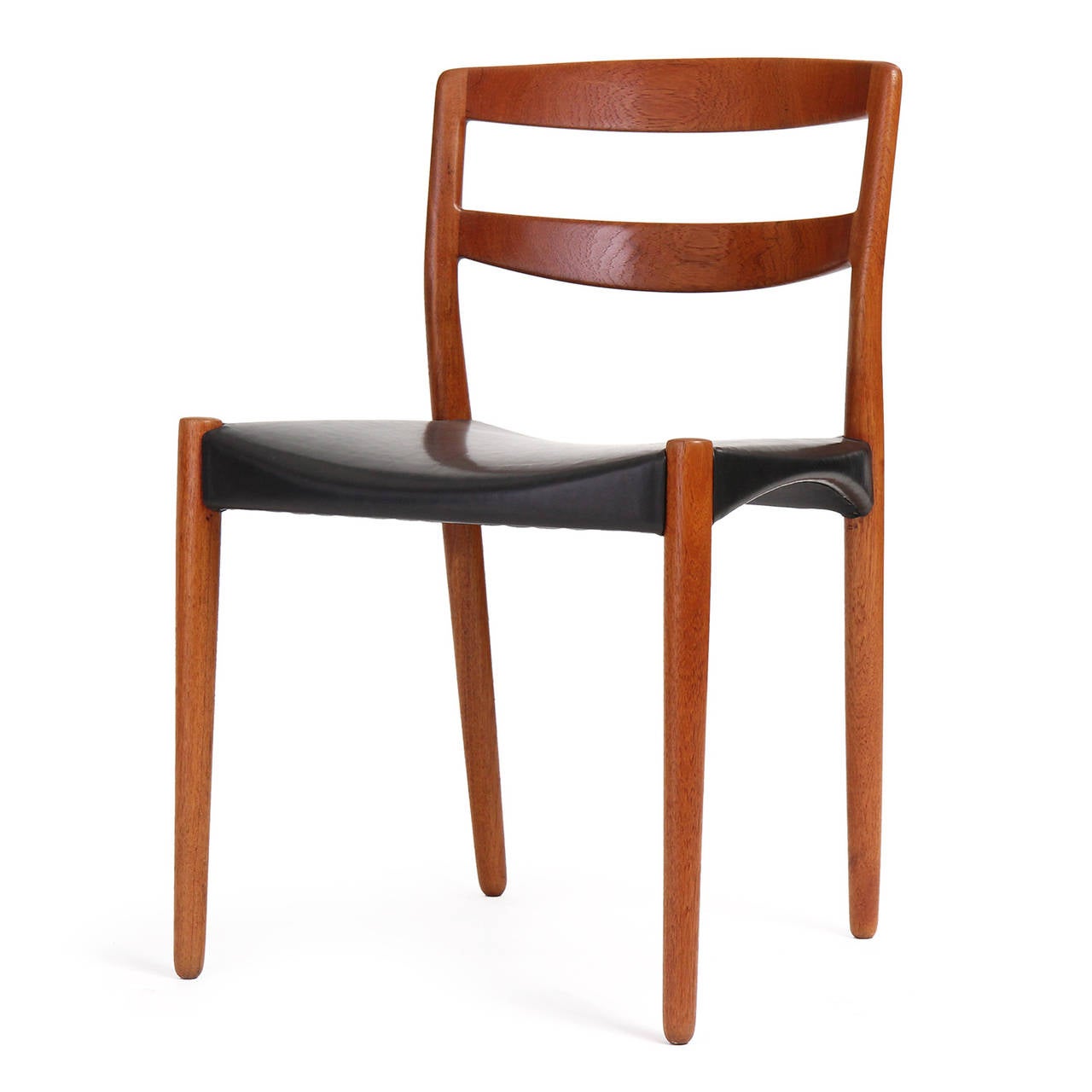 Scandinavian Modern Set of 12 Dining Chairs by Ejner Larsen & Aksel Bender Madsen