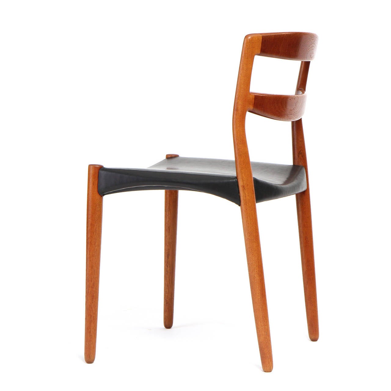 Set of 12 Dining Chairs by Ejner Larsen & Aksel Bender Madsen In Good Condition In Sagaponack, NY