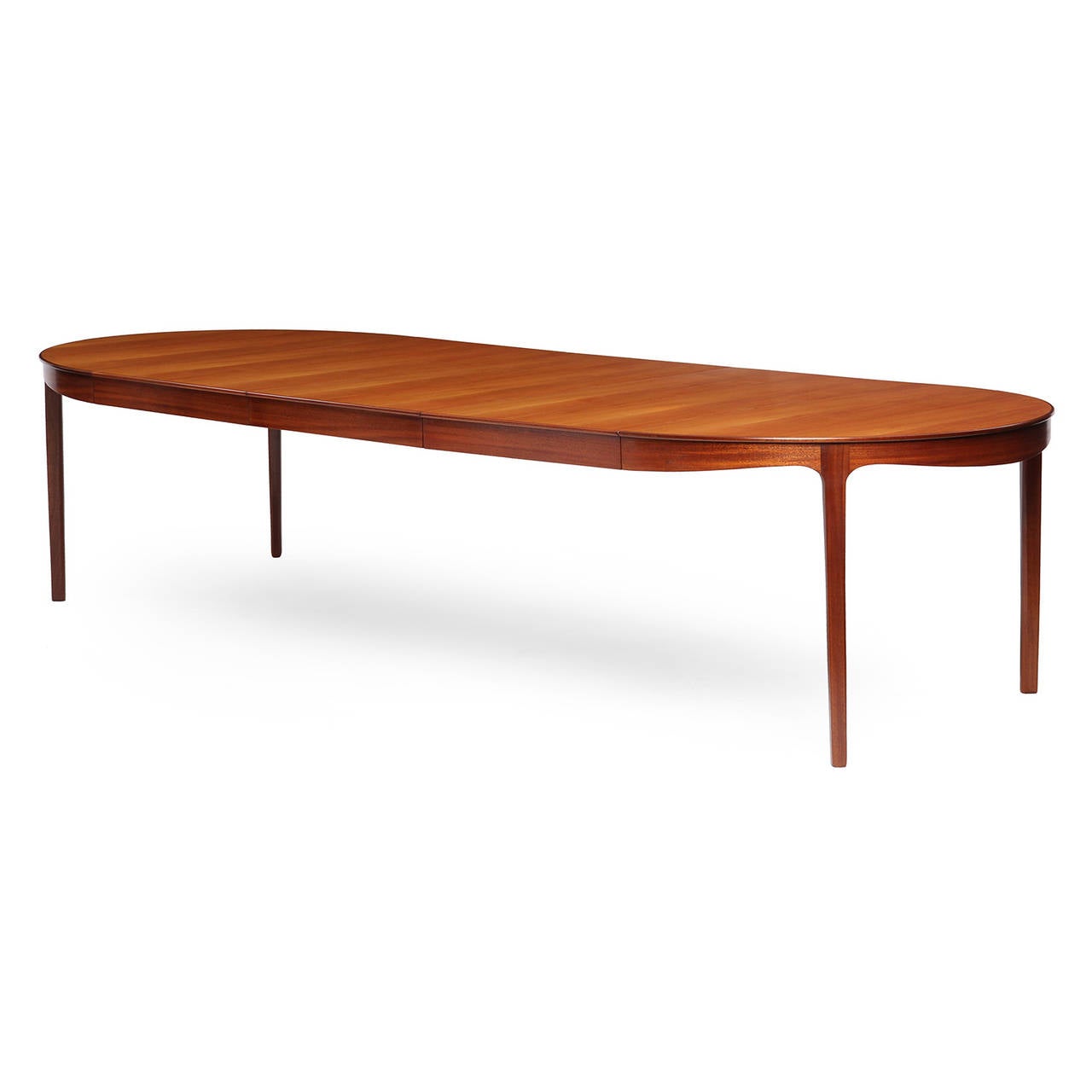 Mid-20th Century Mahogany Dining Table by Ole Wanscher