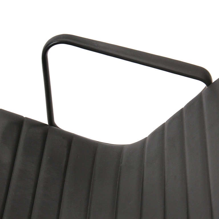 Aluminum Group Lounge Chair & Ottoman by Charles & Ray Eames for Herman Miller In Good Condition For Sale In Sagaponack, NY