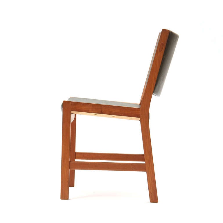 Danois Ensemble de quatre chaises de salle à manger en teck de Hans Wegner en vente