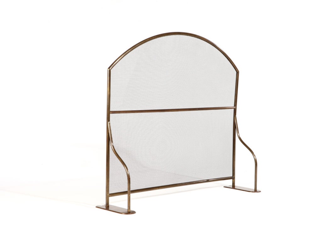 Brass Firescreen with Arched Top In Excellent Condition In Sagaponack, NY