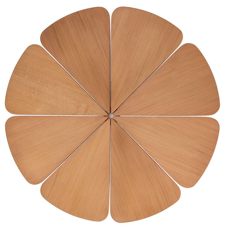 'Petal' Low/Coffee Table by Richard Shultz for Knoll In Excellent Condition In Sagaponack, NY