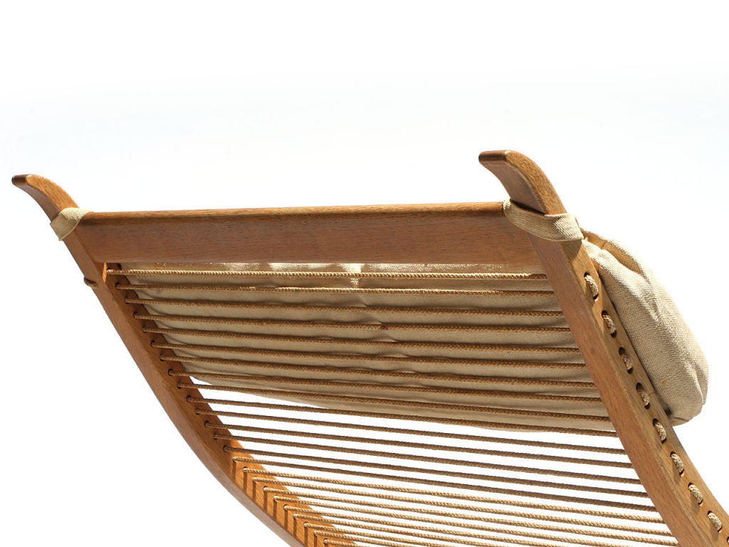 Oak and Flagline Chaise by Hans Wegner 2