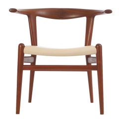 the Bullhorn Chair by Hans Wegner