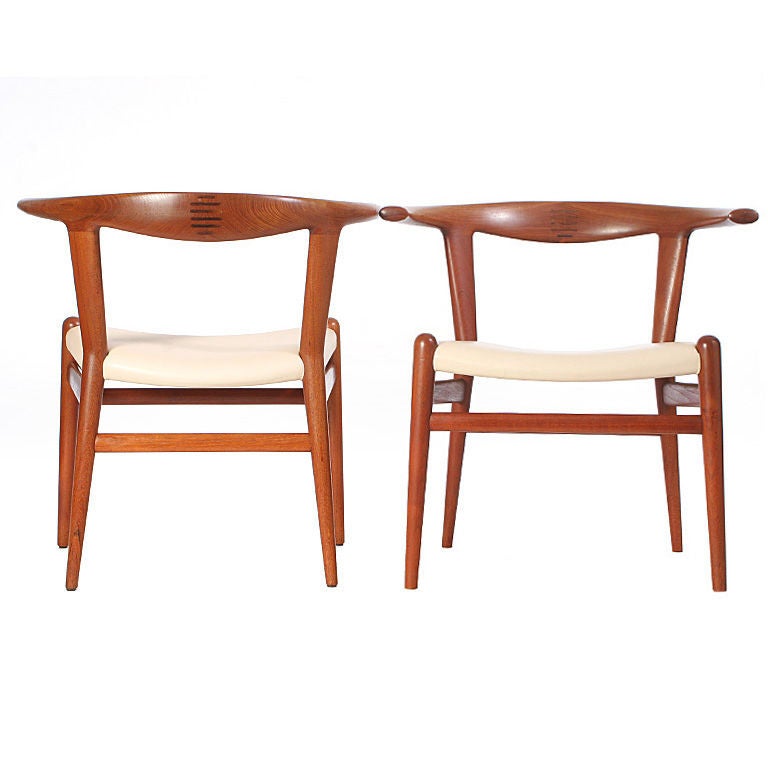 the Bullhorn Chair by Hans Wegner