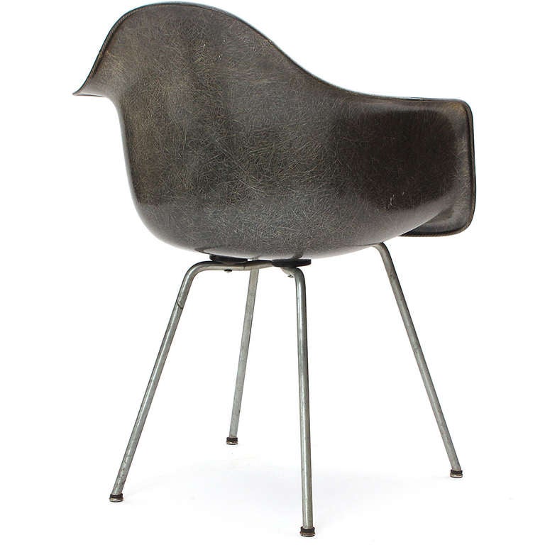 Mid-Century Modern DAX Armchair by Charles & Ray Eames For Sale