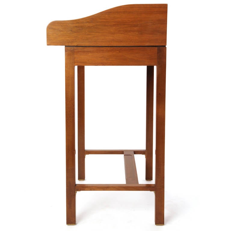 Walnut Lectern by Edward Wormley In Good Condition For Sale In Sagaponack, NY