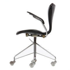 Series 7 Chair by Arne Jacobsen
