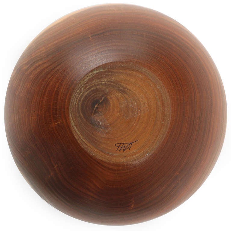 Turned Claro Walnut Vessel In Excellent Condition For Sale In Sagaponack, NY