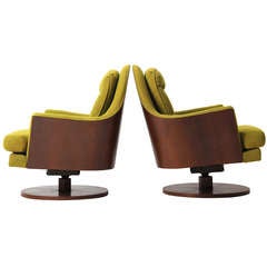 Swiveling Lounge Chairs By George Mulhauser