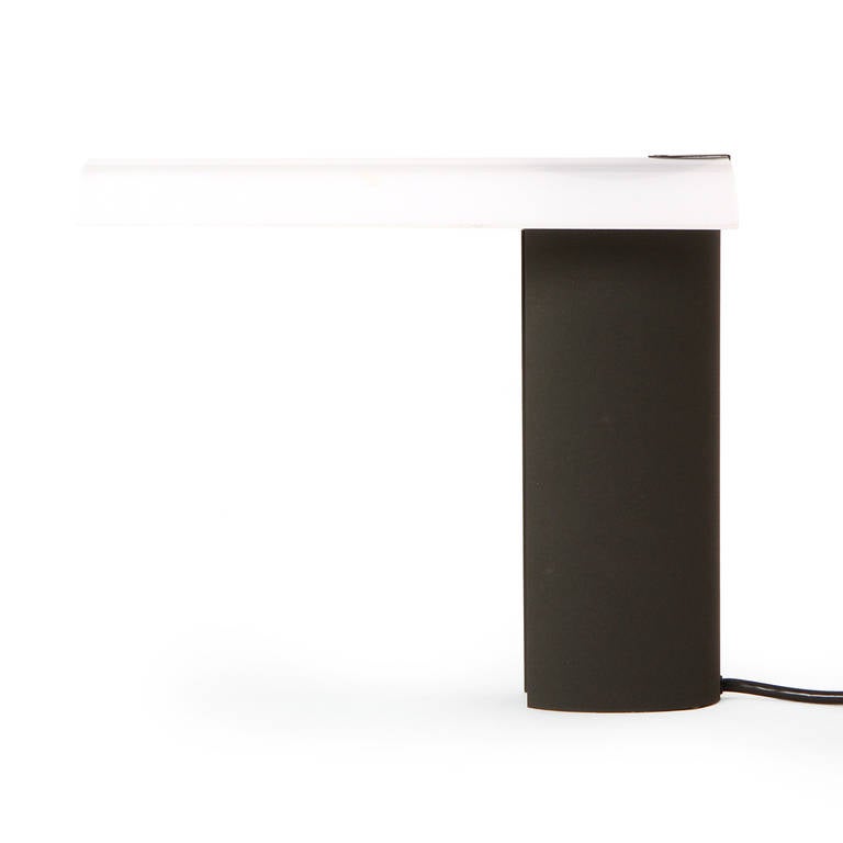 Postmoderne Tischlampe von Piotr Sierakowski für Koch & Lowy, 1980er Jahre (amerikanisch) im Angebot