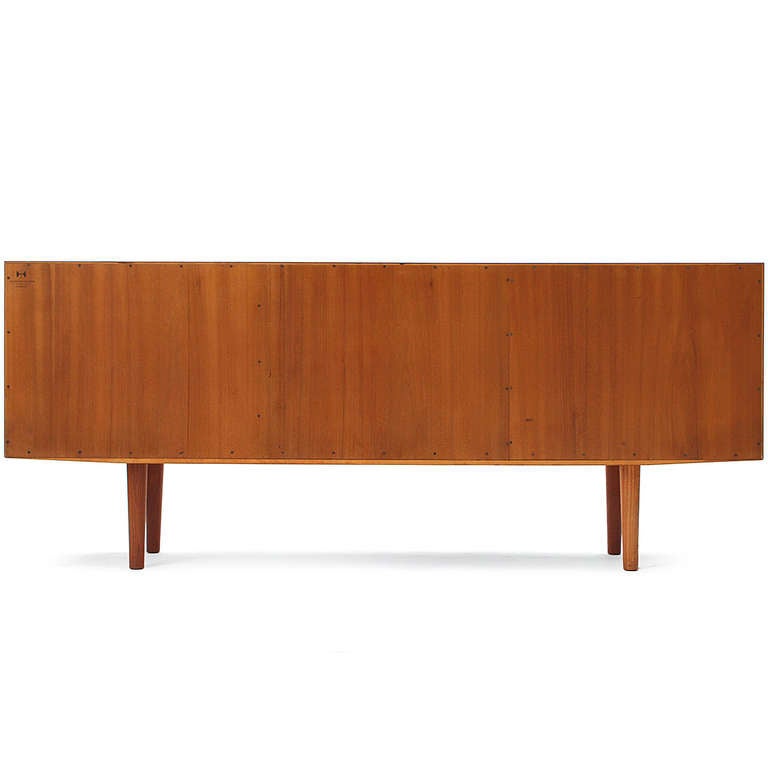Danese Mobile in teak di Hans J. Wegner per Hansen in vendita