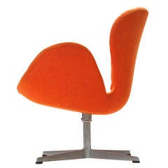 Swan Chair by Arne Jacobsen 4