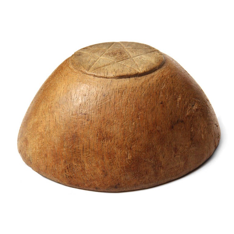 Bol primitif en loupe d'orme, années 1800 en vente 3