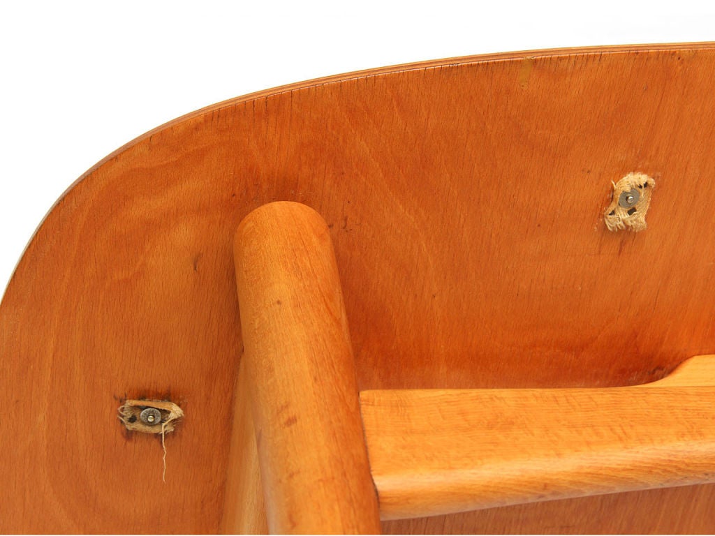 the Shell Settee by Hans Wegner 1