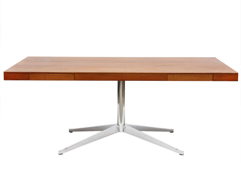 Partners Desk by Knoll In Excellent Condition In Sagaponack, NY