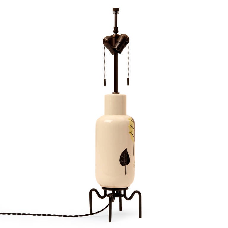 Paar Tischlampen mit Blattwerk 1