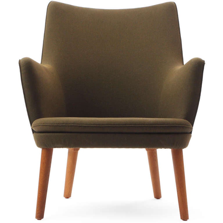 Scandinavian Modern Lounge Chair by Hans J. Wegner For Sale