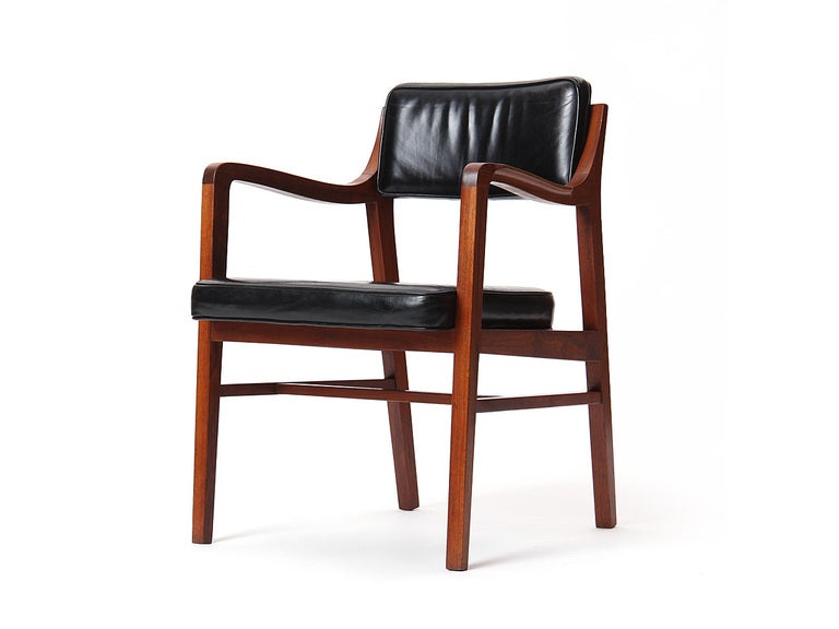 Mid-Century moderno Sedia da pranzo in noce di Edward Wormley per Dunbar in vendita