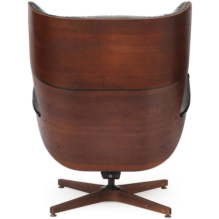 Mister Chair in Molded Walnut By George Mulhauser In Good Condition In Sagaponack, NY