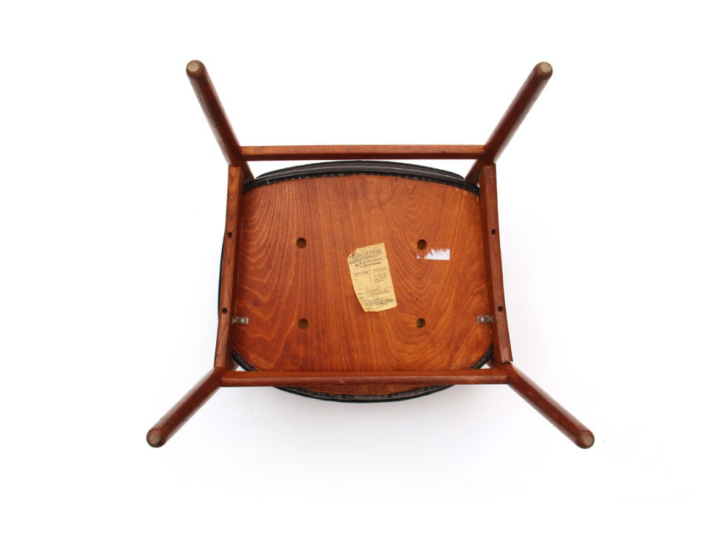 Mid-20th Century Oak and Leather Armchair For Sale