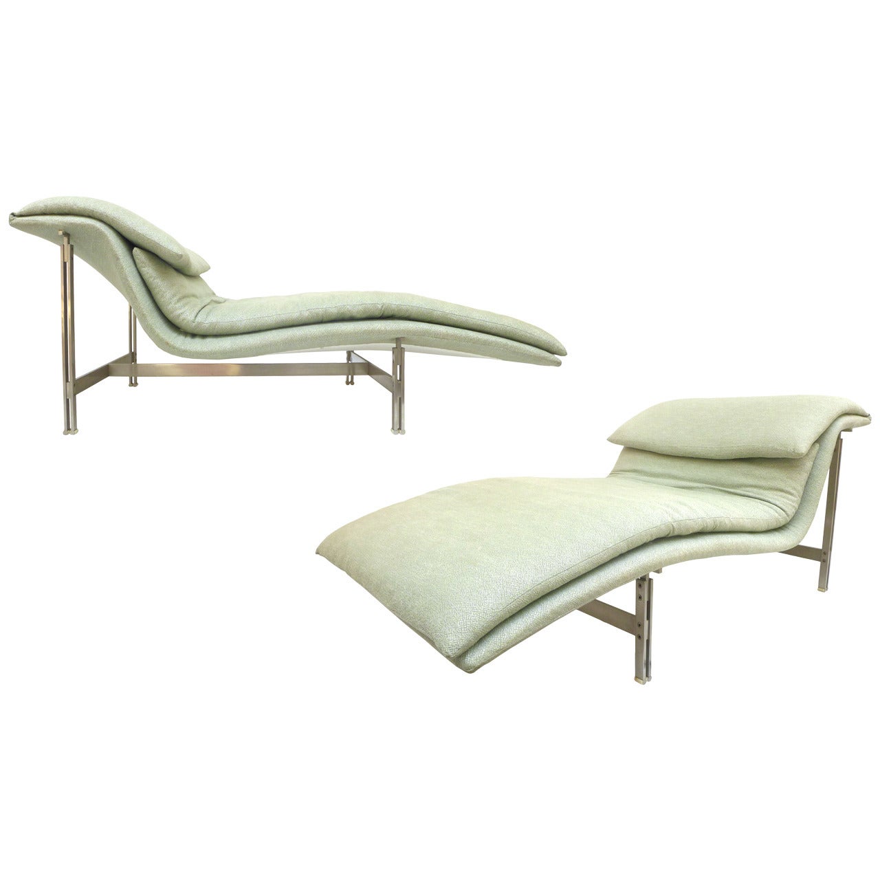 Pair of "Wave" Chaise Lounge Chairs by Giovanni Offredi for Saporiti
