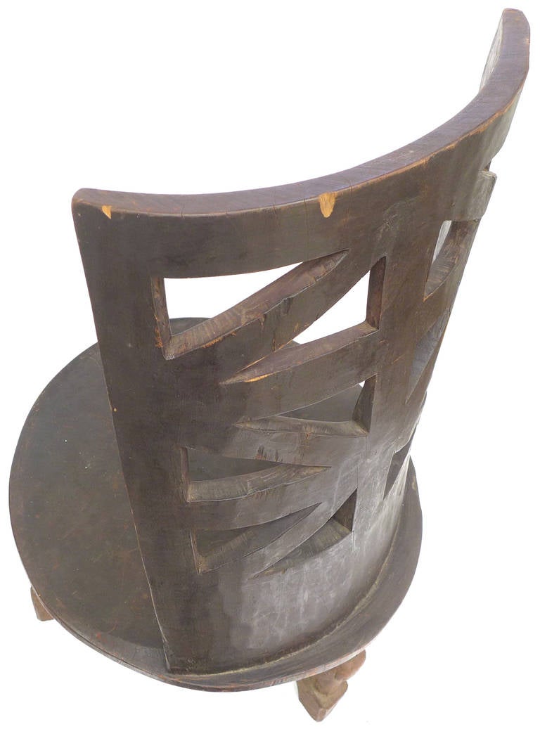 Unusually Large-Scaled Carved Wood African Throne In Good Condition In Los Angeles, CA