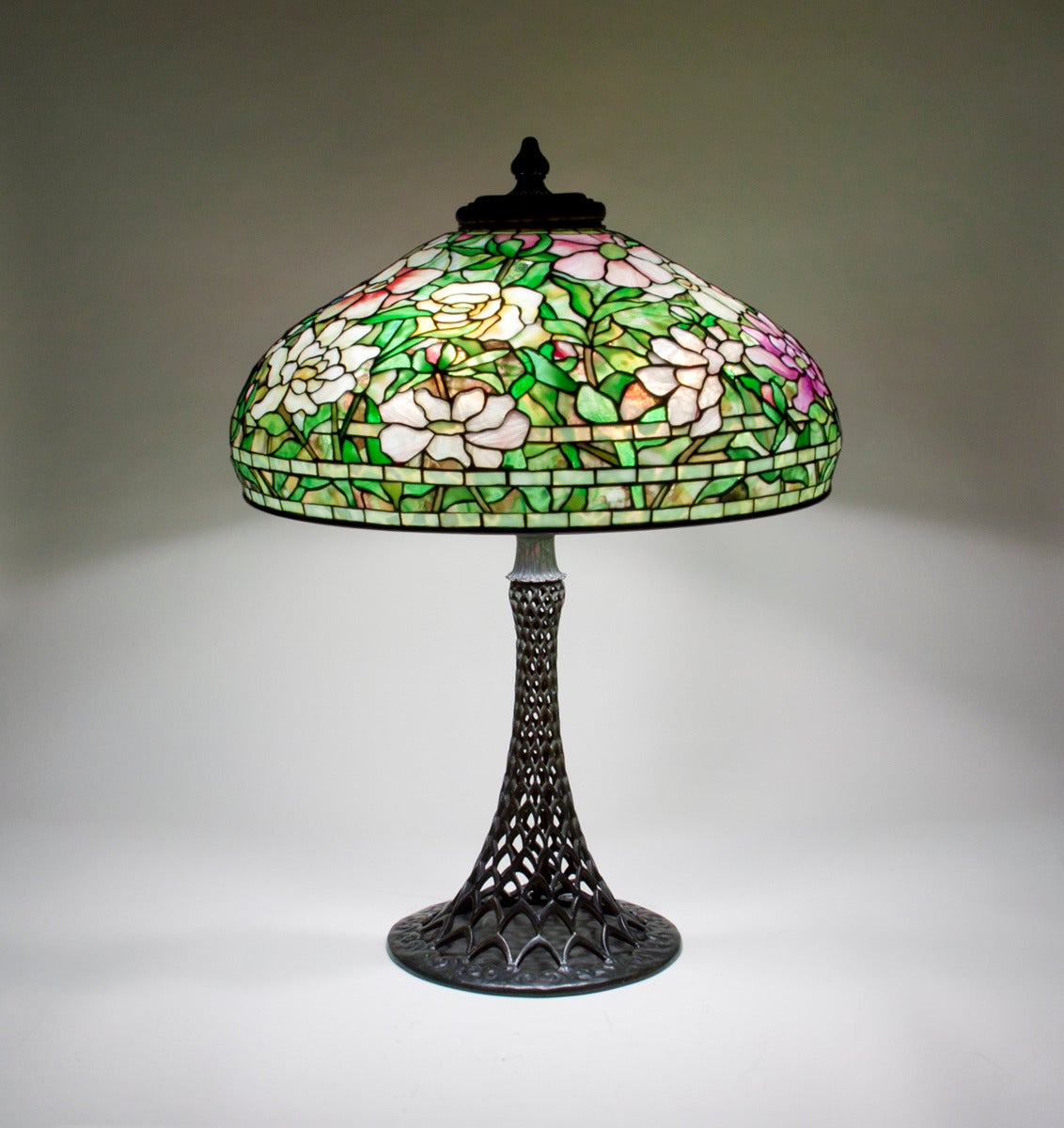 Art Nouveau Tiffany Studios 'Peony' Table Lamp on Rare Openwork Base
