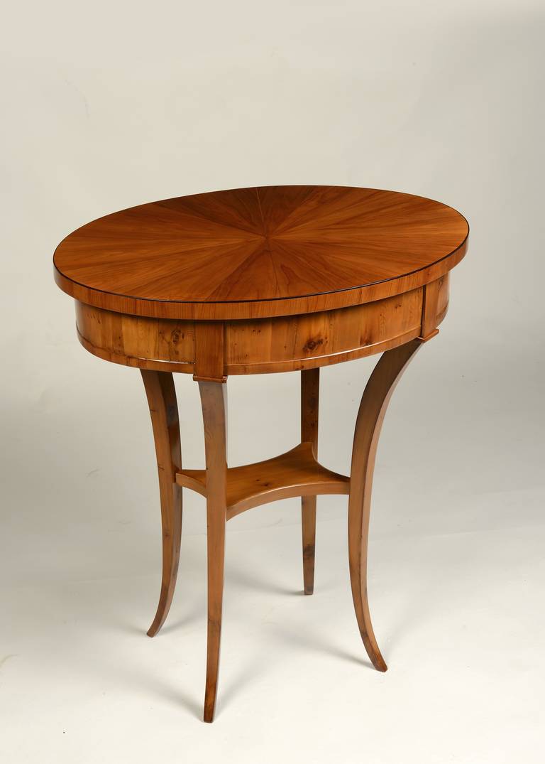Biedermeier Occasional Table In Excellent Condition For Sale In New York, NY