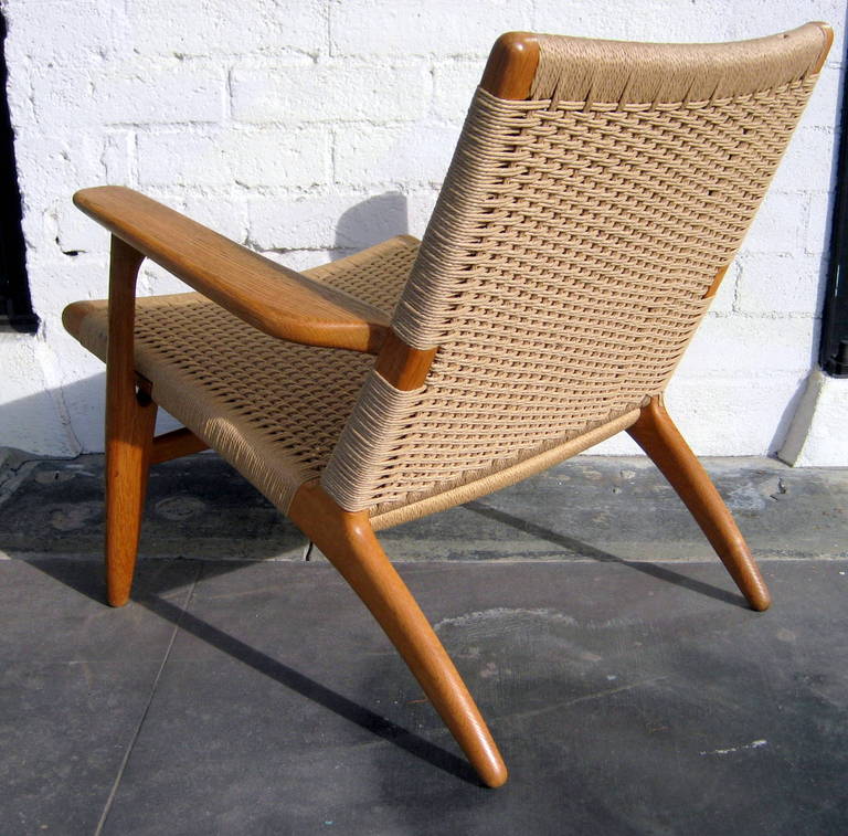 Hans Wegner CH-25 Lounge Chair C.1950's In Good Condition In Palm Springs, CA