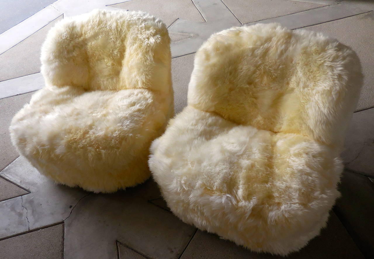 Late 20th Century Lush and Frisky Pair of Swiveling Lounge Chairs by Directional, circa 1980s