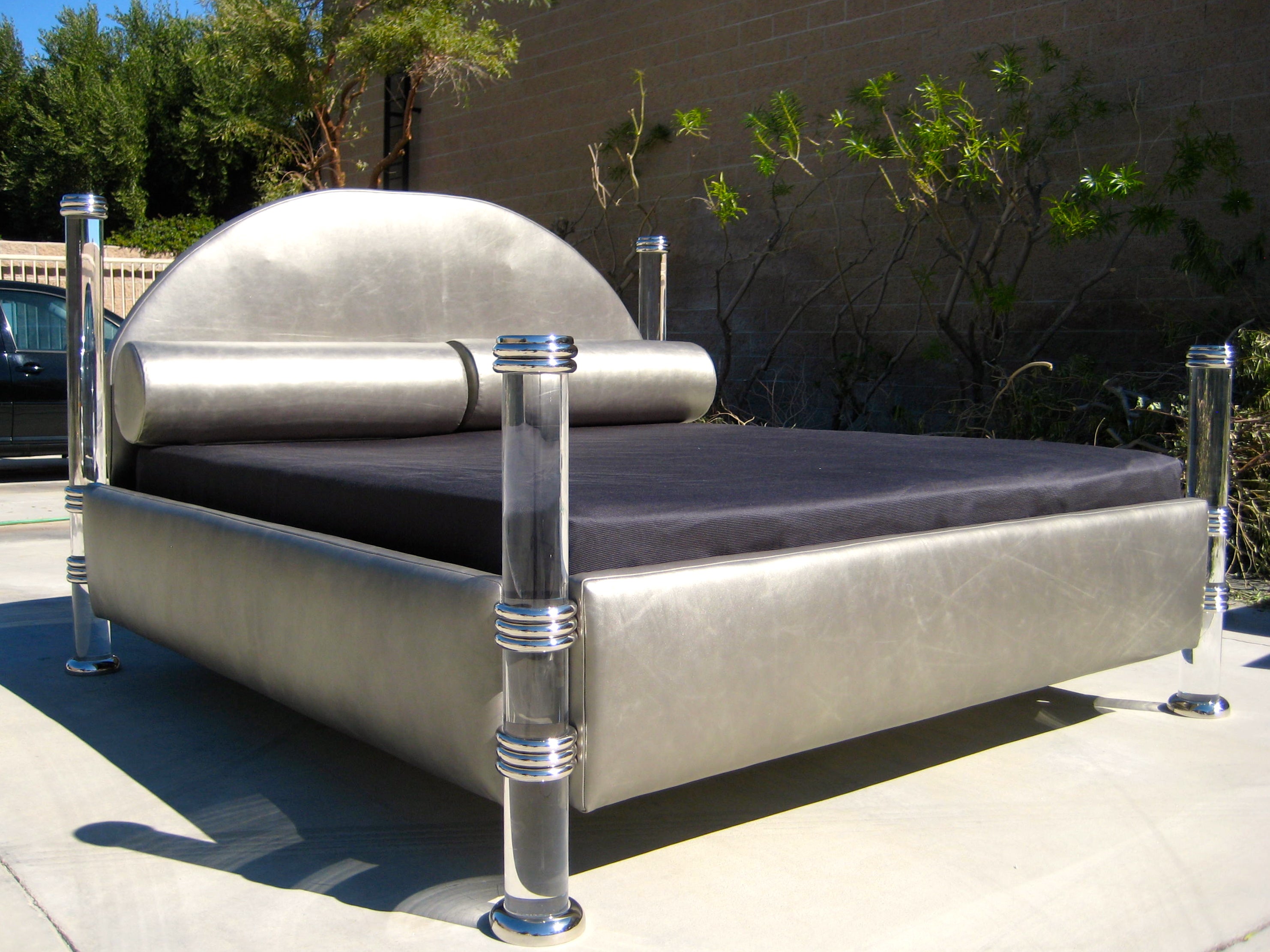 Acrylic and Nickel-Plated Brass Bed Attributed to Marcello Mioni, circa 1980 For Sale
