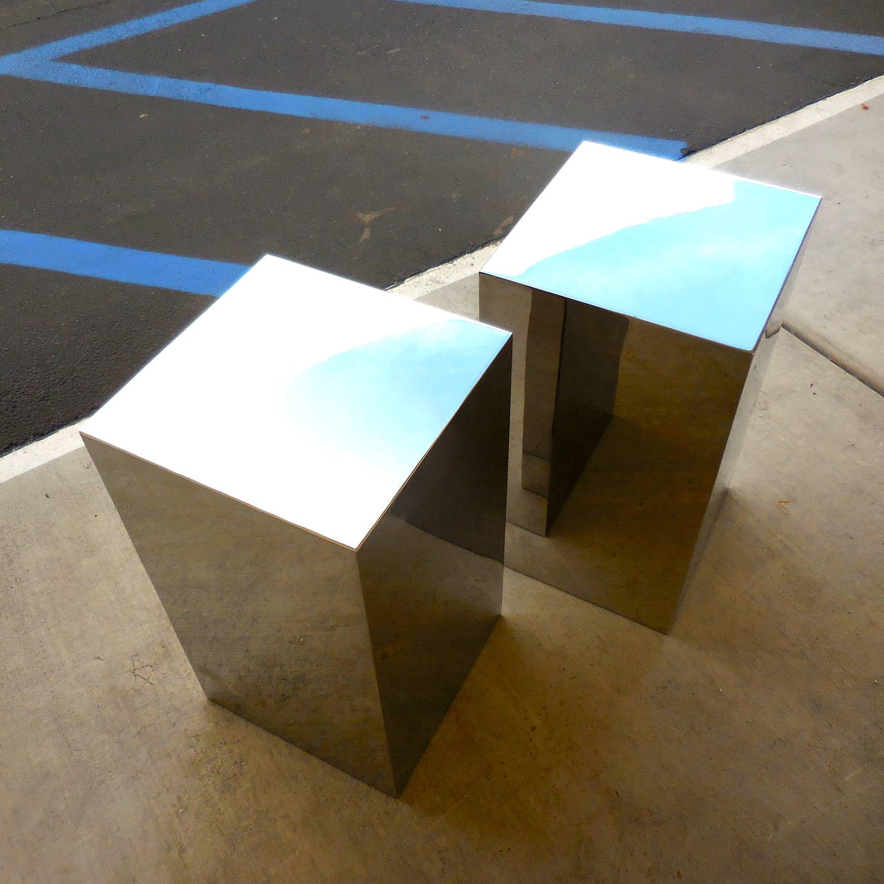 Late 20th Century Sleek Pair of Mirror Polished 1970s Stainless Steel Occasional Tables