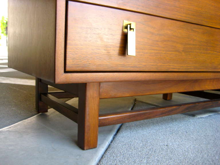 A Gorgeous Pair of Mid 20th Century Walnut Bedside chests by Cal Mode Furniture 1
