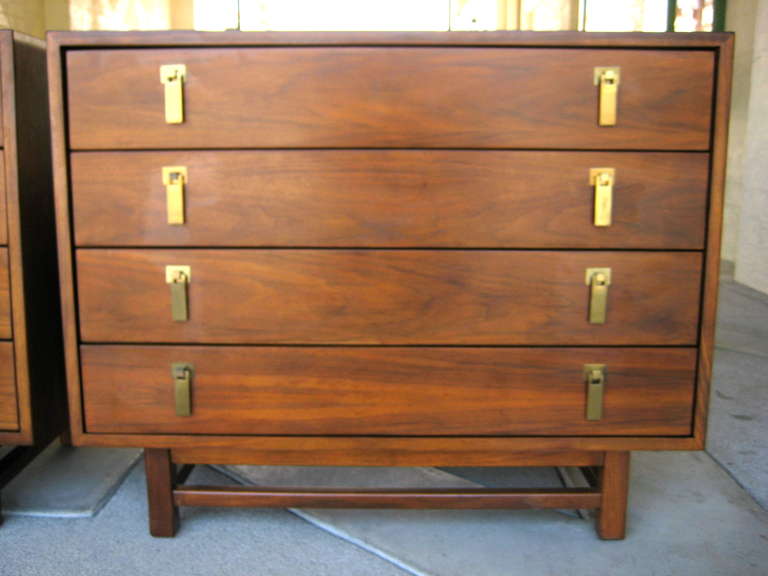 Mid-20th Century A Gorgeous Pair of Mid 20th Century Walnut Bedside chests by Cal Mode Furniture
