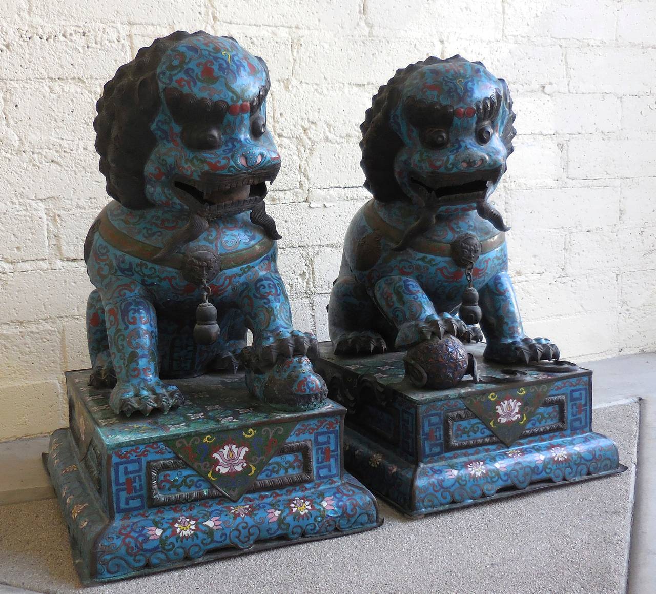 Chinese Export Stately Pair of Mid-19th Century Chinese Cloisonné Temple Dogs
