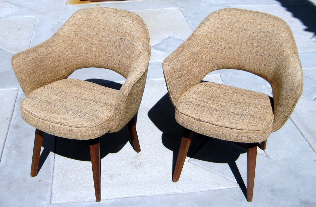 Wood A pair of vintage Saarinen 
