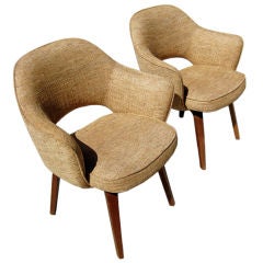 A pair of vintage Saarinen "Executive" armchairs c. 1970