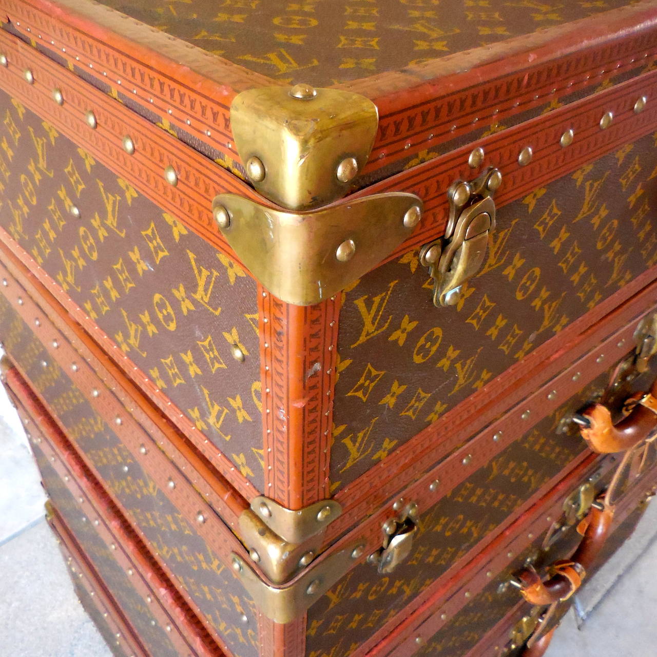 Fabulous Group of Vintage Louis Vuitton Alzer Series Luggage, circa 1970s In Excellent Condition In Palm Springs, CA