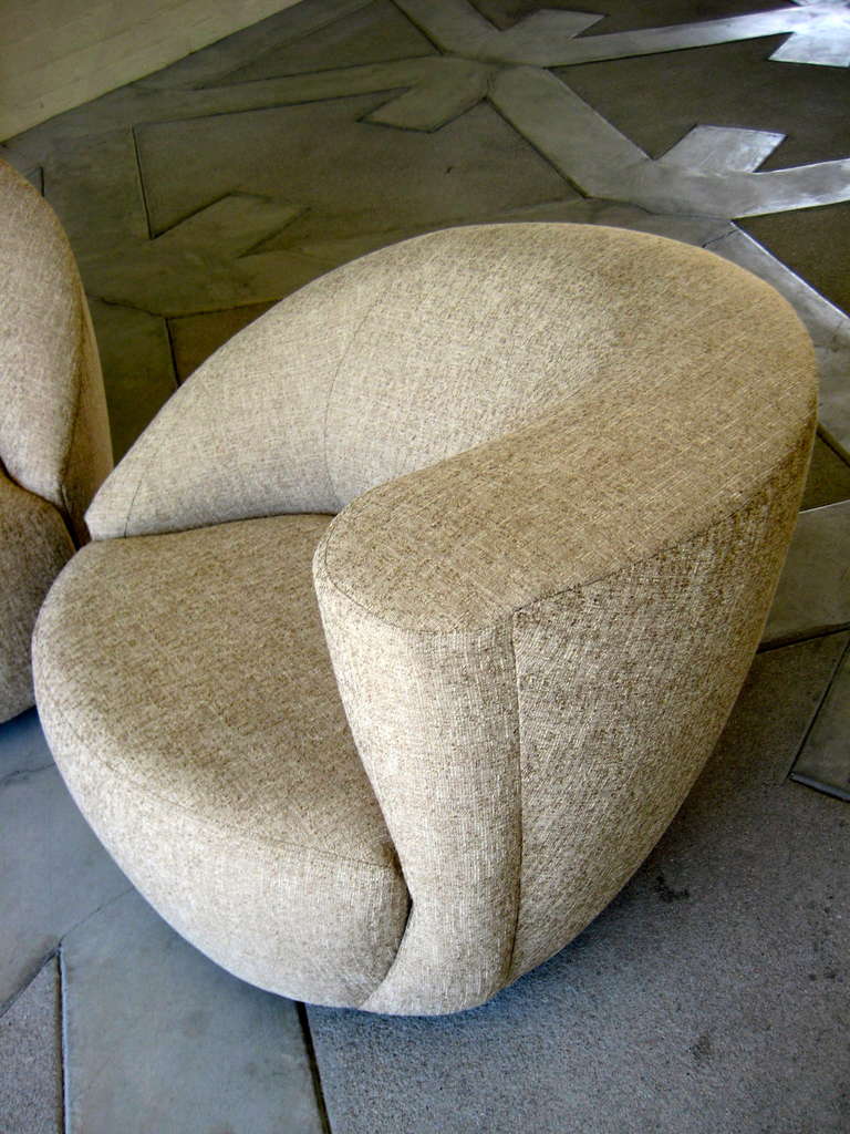 Pair of Corkscrew Chairs Designed by Vladimir Kagan for Directional in 1992 In Excellent Condition In Palm Springs, CA