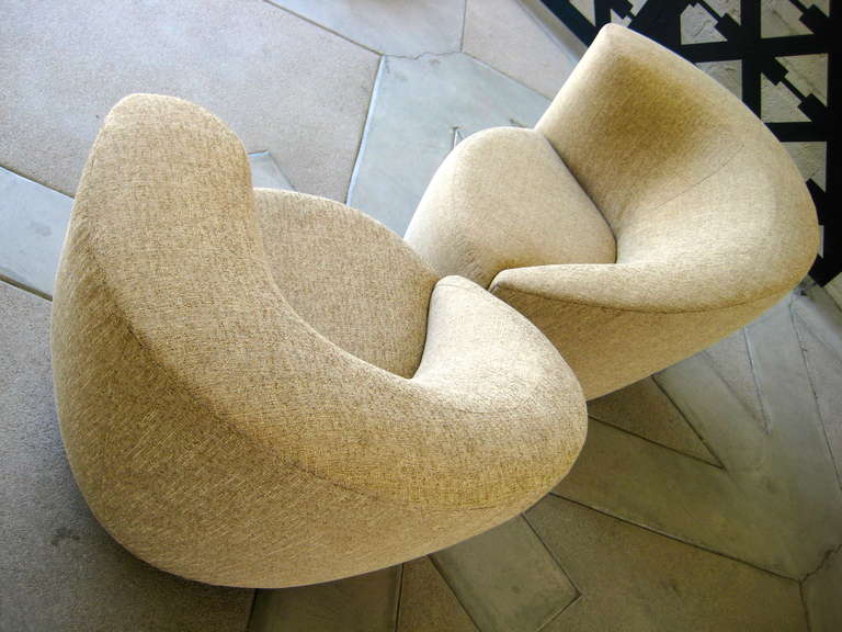 Mid-Century Modern Pair of Corkscrew Chairs Designed by Vladimir Kagan for Directional in 1992